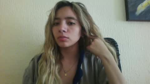 majo_gomezz online show from 12/01/25, 03:50
