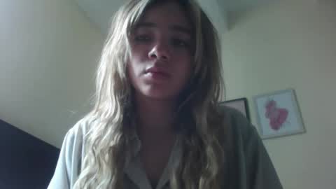 majo_gomezz online show from 12/18/25, 04:46