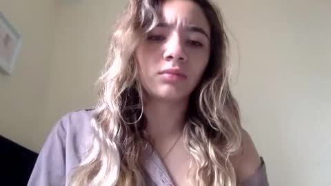 Snapshot of majo_gomezz chatting on 04/29/26, 04:44 majo_gomezz online show from 04/29/26, 04:44