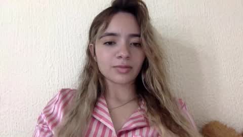 Snapshot of majo_gomezz chatting on 05/14/26, 03:02 majo_gomezz online show from 05/14/26, 03:02