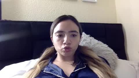 Snapshot of majo_gomezz chatting on 05/19/26, 03:35 majo_gomezz online show from 05/19/26, 03:35