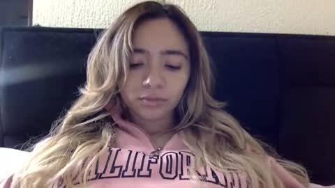 Snapshot of majo_gomezz chatting on 05/27/26, 01:57 majo_gomezz online show from 05/27/26, 01:57