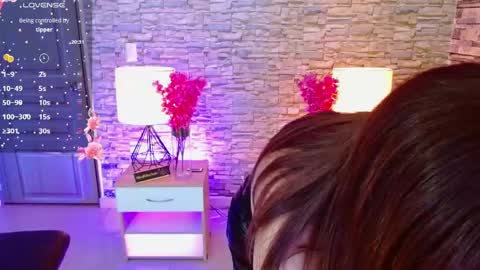 Snapshot of makarena_medina chatting on 04/19/26, 10:12 Makarena online show from 04/19/26, 10:12