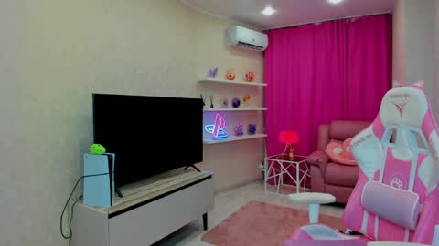 Chloe online show from 04/11/26, 07:45