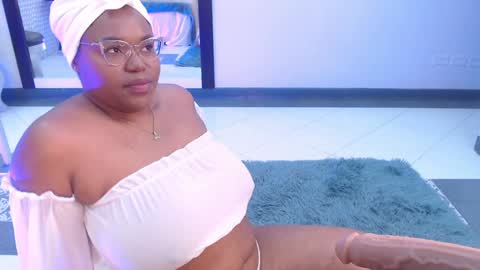 makena online show from 01/23/25, 03:48