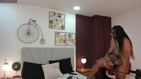 makena online show from 09/15/25, 03:28