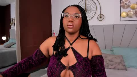 makena online show from 04/08/26, 02:44