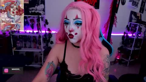 Snapshot of makii_33 chatting on 09/25/25, 10:13 ...  ... online show from 09/25/25, 10:13