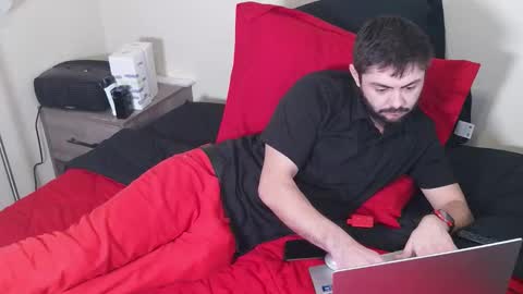 mako4eva online show from 12/14/25, 05:07