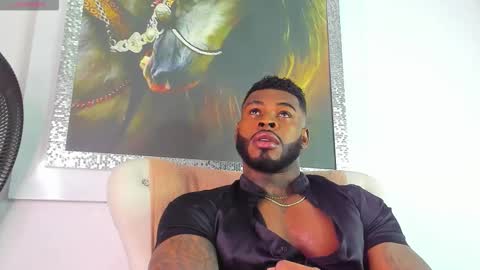 Snapshot of makonneen chatting on 03/05/26, 10:44 Makonnen online show from 03/05/26, 10:44