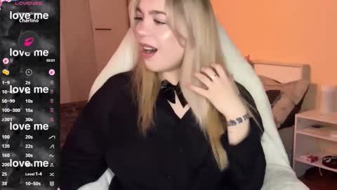 maksisisia online show from 10/26/25, 02:34