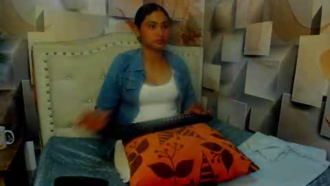 Snapshot of malaika_chalo chatting on 08/03/26, 04:44 M A L A I K A online show from 08/03/26, 04:44