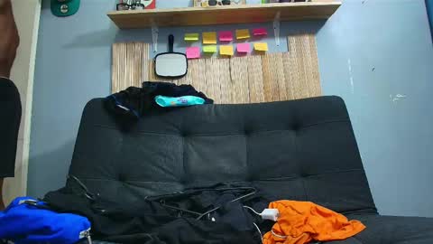 Snapshot of malcompierce chatting on 02/28/25, 01:05 Malcom online show from 02/28/25, 01:05