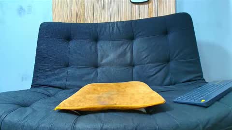 Snapshot of malcompierce chatting on 11/12/25, 01:50 Malcom online show from 11/12/25, 01:50