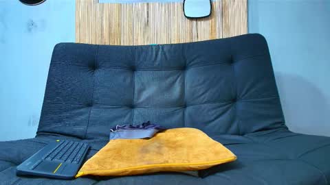 Snapshot of malcompierce chatting on 11/24/25, 01:11 Malcom online show from 11/24/25, 01:11