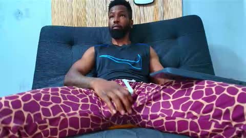 Snapshot of malcompierce chatting on 12/16/25, 02:27 Malcom online show from 12/16/25, 02:27