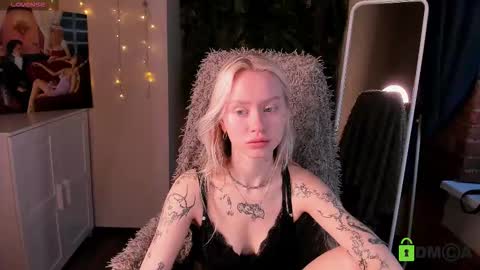 Malena online show from 11/14/25, 10:25