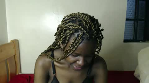 Snapshot of malia_latifa chatting on 02/10/26, 01:21 lati online show from 02/10/26, 01:21