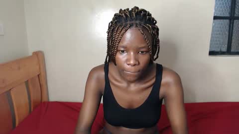 Snapshot of malia_latifa chatting on 02/19/26, 12:23 lati online show from 02/19/26, 12:23