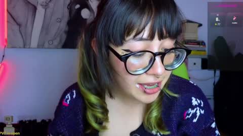 Snapshot of malicia_witch_ chatting on 01/10/25, 02:04 Mar Alicia Rosie v A L I C I A W I T C - Meg Cherie online show from 01/10/25, 02:04