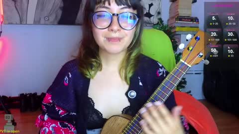 Snapshot of malicia_witch_ chatting on 01/10/25, 05:05 Mar Alicia Rosie v A L I C I A W I T C - Meg Cherie online show from 01/10/25, 05:05