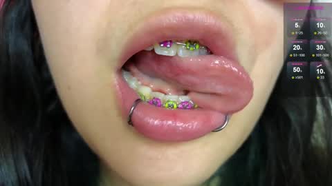 Snapshot of malicia_witch_ chatting on 02/02/25, 01:02 Mar Alicia Rosie v A L I C I A W I T C - Meg Cherie online show from 02/02/25, 01:02