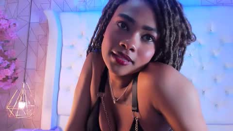 Snapshot of malikasoleil chatting on 02/28/26, 04:13 Malika soleil online show from 02/28/26, 04:13