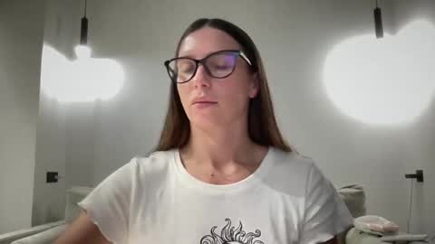 Snapshot of malina568708 chatting on 10/22/25, 04:51 malina568708 online show from 10/22/25, 04:51