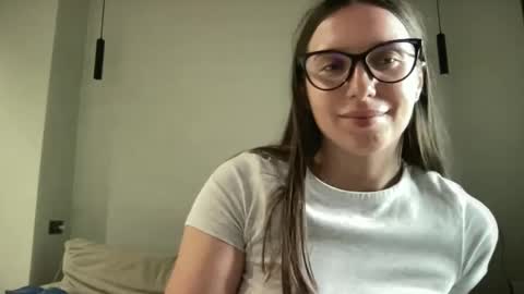 Snapshot of malina568708 chatting on 06/09/26, 01:45 malina568708 online show from 06/09/26, 01:45