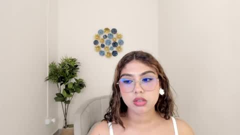 Snapshot of mallory_lee1 chatting on 06/03/26, 02:33 mallory online show from 06/03/26, 02:33