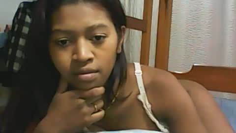 Snapshot of malluna4 chatting on 06/06/26, 02:00 Malluna online show from 06/06/26, 02:00