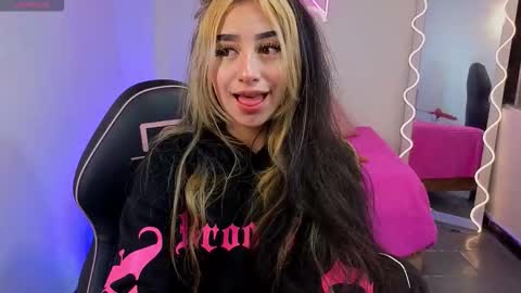 Malory  online show from 09/15/25, 11:32