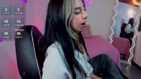 Malory  online show from 11/01/25, 06:43