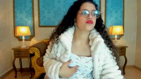 Snapshot of maloryjones chatting on 05/28/26, 12:02 maloryjones online show from 05/28/26, 12:02