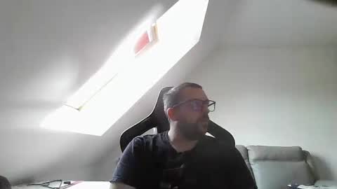 breton online show from 10/26/25, 09:59