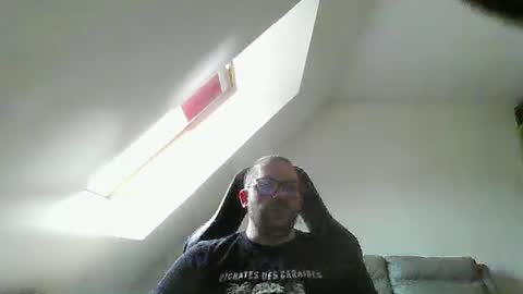 breton online show from 05/01/26, 08:08