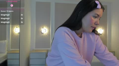 M A L U online show from 10/18/25, 02:47