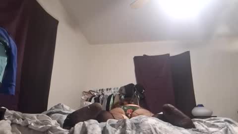 Mamadearest online show from 12/03/25, 06:21