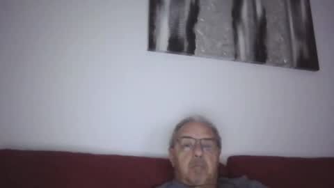 Snapshot of mambow99 chatting on 10/26/25, 12:16 OLDMANFREE online show from 10/26/25, 12:16