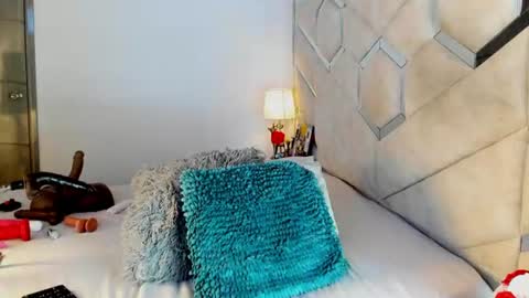 Snapshot of mami_soto chatting on 06/18/26, 11:31 mami_soto online show from 06/18/26, 11:31
