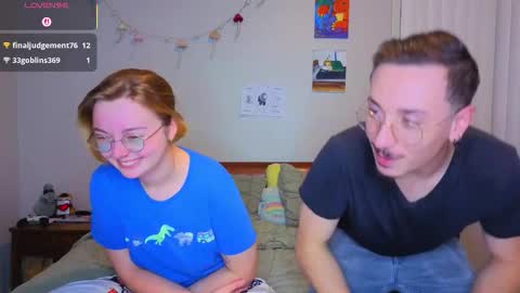 Snapshot of mamiclouds chatting on 10/21/25, 02:34 MamiCloudz online show from 10/21/25, 02:34