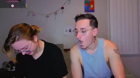 Snapshot of mamiclouds chatting on 10/27/25, 01:09 MamiCloudz online show from 10/27/25, 01:09