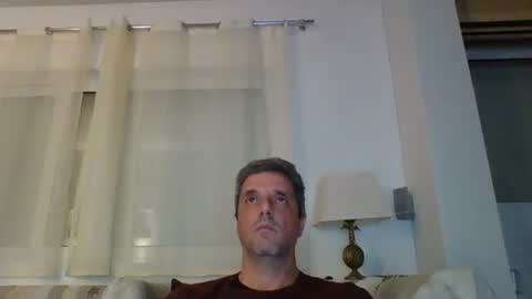 Snapshot of man211172 chatting on 02/01/25, 06:51 man211172 online show from 02/01/25, 06:51