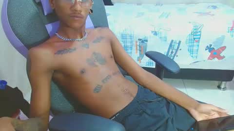 man_san11 online show from 02/25/25, 04:31