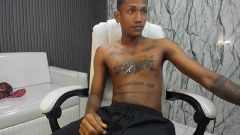 man_san11 online show from 11/17/25, 02:56