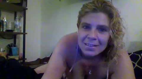 Snapshot of mandilube39 chatting on 04/28/26, 05:45 mindy22 online show from 04/28/26, 05:45