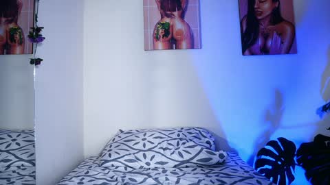 mandy_l33_ online show from 02/08/25, 10:19