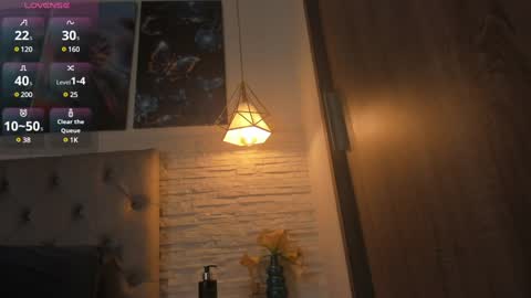 Snapshot of mandyminx66 chatting on 12/13/24, 11:39 Mandy Val online show from 12/13/24, 11:39