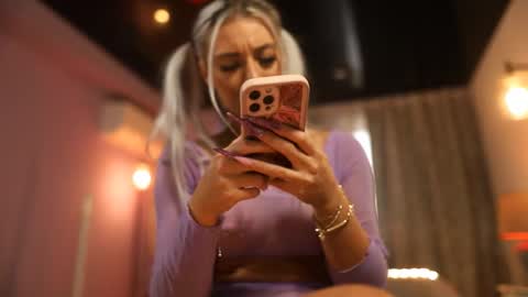 Anto Lovense is Active My pleasure is in your hands Private is Open online show from 09/28/25, 06:52