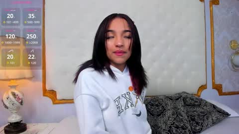 manelyk_evanss online show from 11/21/25, 11:09